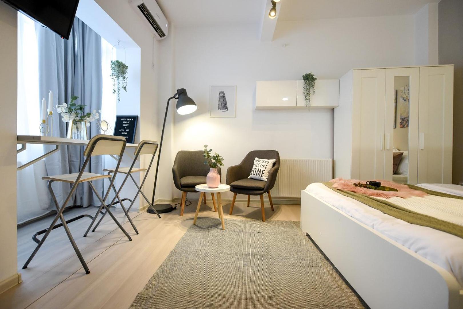 Bucharest's Heartbeat - Cozy On Smardan Street