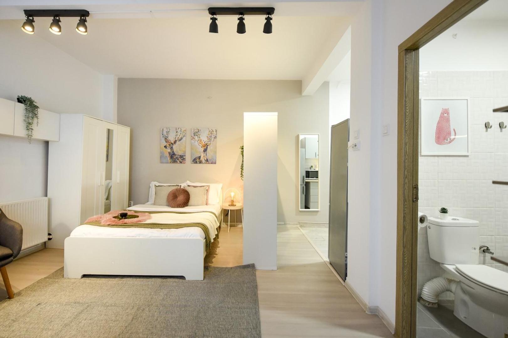 Bucharest's Heartbeat - Cozy On Smardan Street Apartment *
