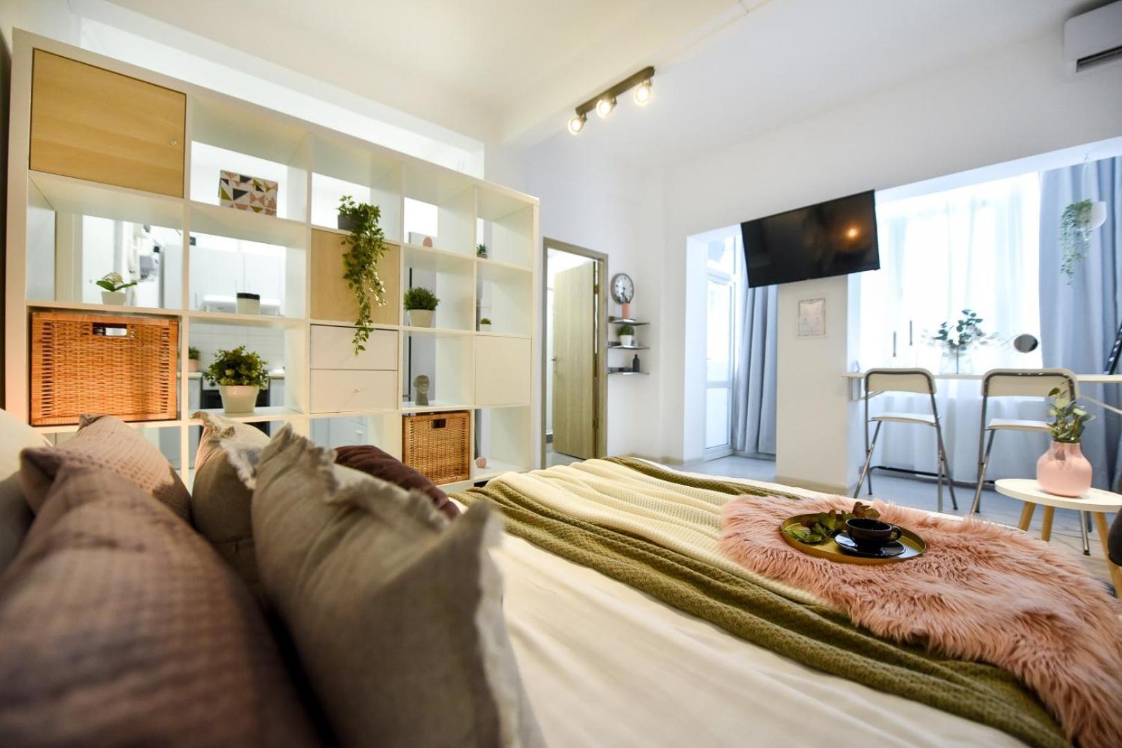 Bucharest's Heartbeat - Cozy On Smardan Street Bucharest